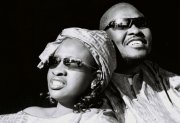 Une journaliste honore Amadou et Mariam