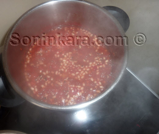 Cuisine: Gastronomie Sonink�: Le sutun bote, un plat ancestral sonink� � base de past�que rouge et de haricot tr�s facile � pr�parer