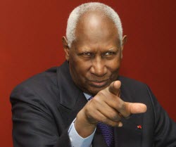 Abdou Diouf: L'Afrique est le futur de la Francophonie Abdou Diouf: L'Afrique est le futur de la Francophonie