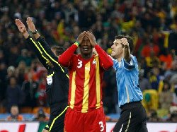 Gyan Ghana Coupe du monde 2010: L’Afrique maudit les quarts Gyan Ghana Coupe du monde 2010: L’Afrique maudit les quarts