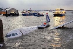 Miracle :Un Airbus s'ab�me dans l'eau pr�s de Manhattan, les passagers sauv�s !