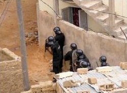Ka�di : Bakary BATHILY, sauvagement violent� par le directeur r�gional de la suret�