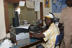 Kayes: Les radios rurales rapprochent les �migr�s de leurs familles
