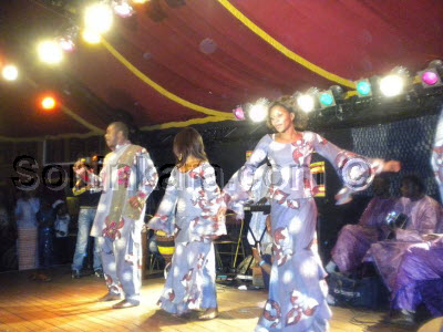 Sidy Koné Cissokho et ses danseuses Sidy Koné Cissokho et ses danseuses