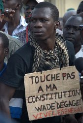 Sénégal: après de graves violences, l'opposition veut pousser Wade au départ Sénégal: après de graves violences, l'opposition veut pousser Wade au départ